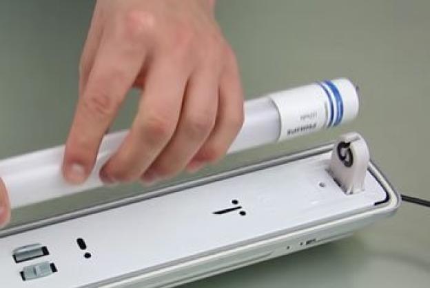 Hoe installeer ik een LED TL8 buis met een elektronisch voorschakelapparaat